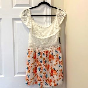 *NEW WITH TAGS* Ardene White Lace Floral Romper